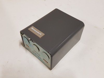 Ra89x switching relay RA89X1011